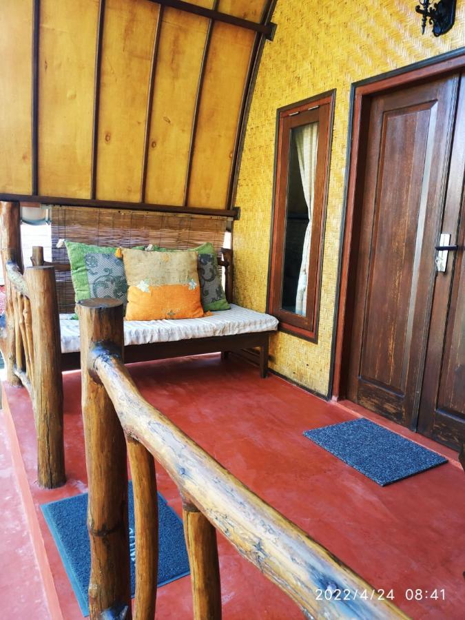 Kampung Meno Bungalows Gili Meno Rom bilde